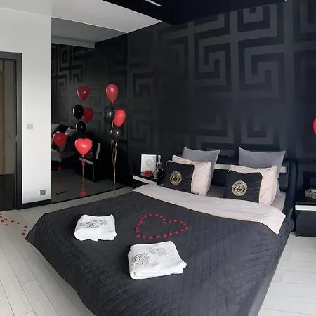 Lema Versace Przy Tauron Arena- Jacuzzi, Parking アパート *
